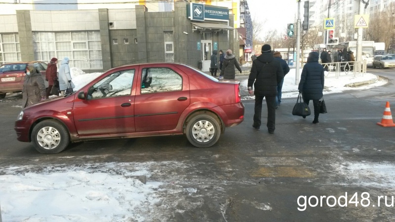 В Липецке автомобиль сбил пешехода В Липецке автомобиль сбил пешехода