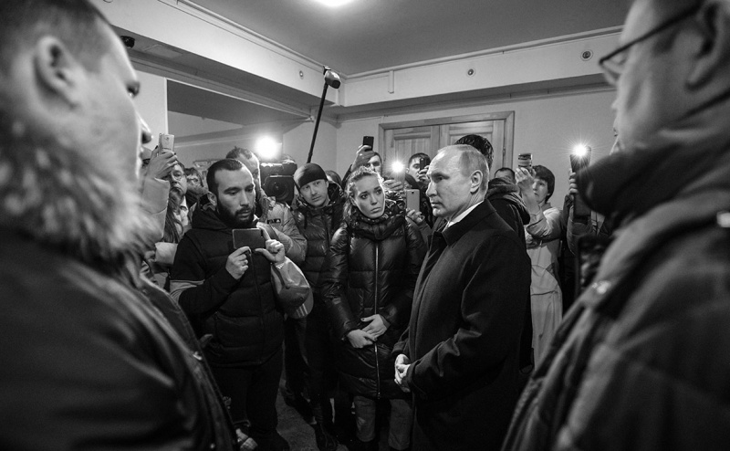 Путин пообещал наказать всех виновных в пожаре в Кемерове Путин пообещал наказать всех виновных в пожаре в Кемерове