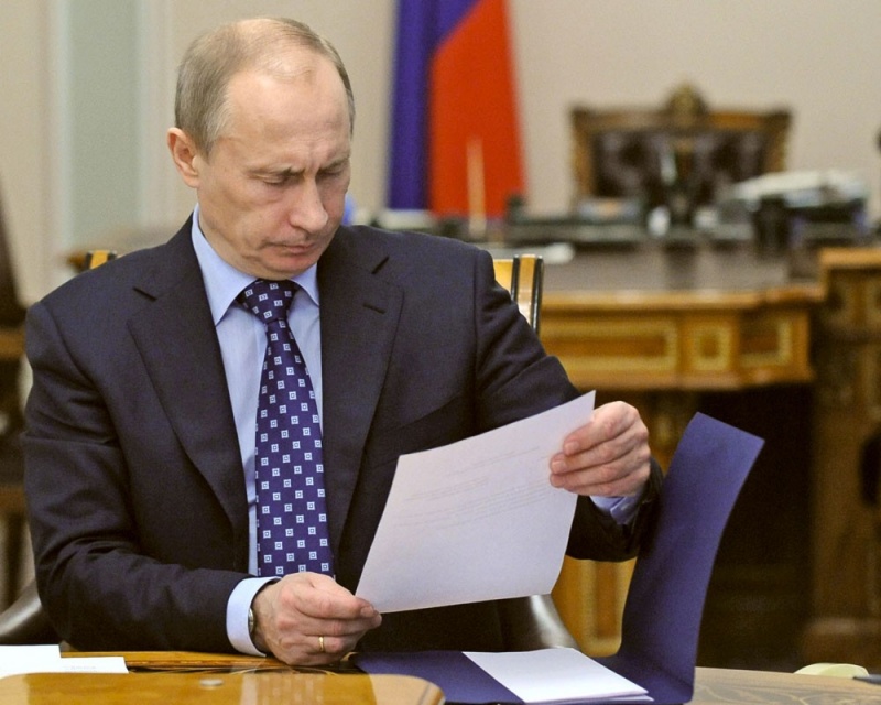 Сирота пожаловалась Путину на унижение Сирота пожаловалась Путину на унижение