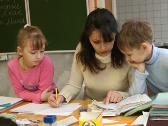 Свыше 116 млн. рублей получили в прошлом году учителя области за классное руководство Свыше 116 млн. рублей получили в прошлом году учителя области за классное руководство