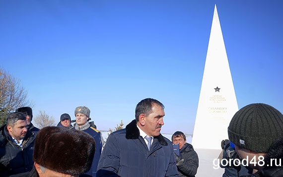 Глава Ингушетии Юнус-Бек Евкуров приехал в Липецкую область на открытие памятника генералу Осканову Глава Ингушетии Юнус-Бек Евкуров приехал в Липецкую область на открытие памятника генералу Осканову