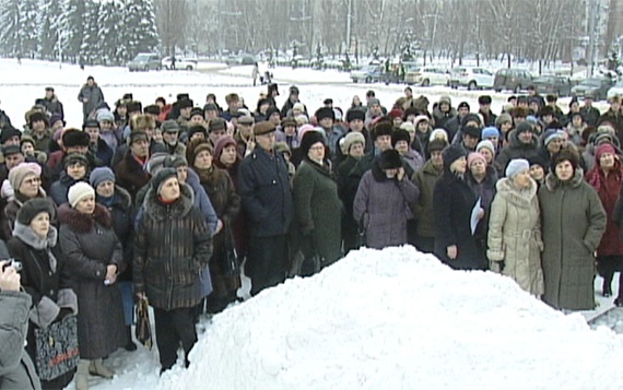 В Липецке прошел пикет против повышения тарифов ЖКХ В Липецке прошел пикет против повышения тарифов ЖКХ