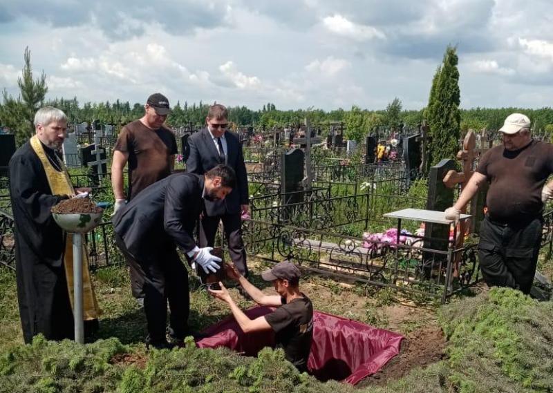 В Липецке похоронили жертву авиакатастрофы в Шереметьево В Липецке похоронили жертву авиакатастрофы в Шереметьево
