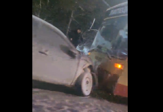 В столкновении с автобусом пострадала пассажир «Шкоды»