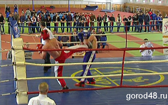 Федор Емельяненко в Липецке наградил призеров чемпионата России по кикбоксингу Федор Емельяненко в Липецке наградил призеров чемпионата России по кикбоксингу