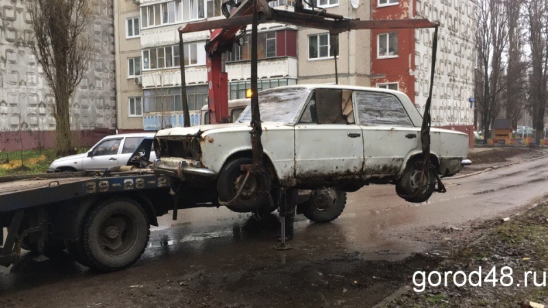 Липецкие дворы лишают ржавых реликвий Липецкие дворы лишают ржавых реликвий