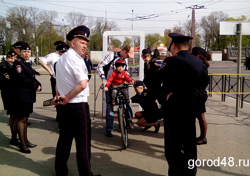 Липчан в День города будут охранять 350 полицейских и 50 росгвардейцев Липчан в День города будут охранять 350 полицейских и 50 росгвардейцев