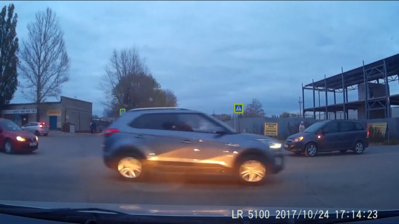 Опасные манёвры липчан попали на видео Опасные манёвры липчан попали на видео