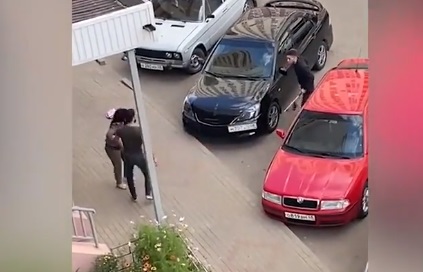 История с разбитым в ссоре автомобилем не завершилась уголовным делом История с разбитым в ссоре автомобилем не завершилась уголовным делом