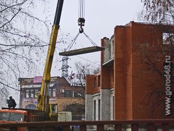 В Липецке по решению суда начался снос многоквартирного дома В Липецке по решению суда начался снос многоквартирного дома