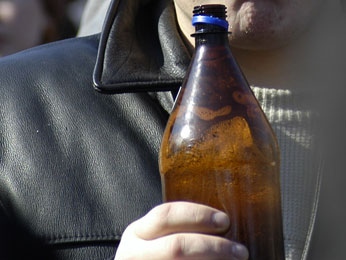 Узбека за бутылку пива посадили на три года