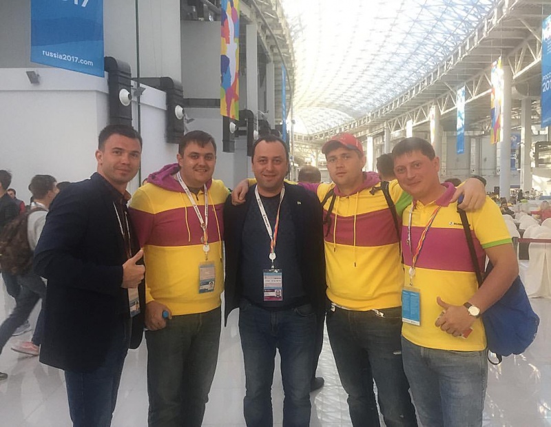 Липчане удивляют «обнимашками» на фестивале в Сочи Липчане удивляют «обнимашками» на фестивале в Сочи
