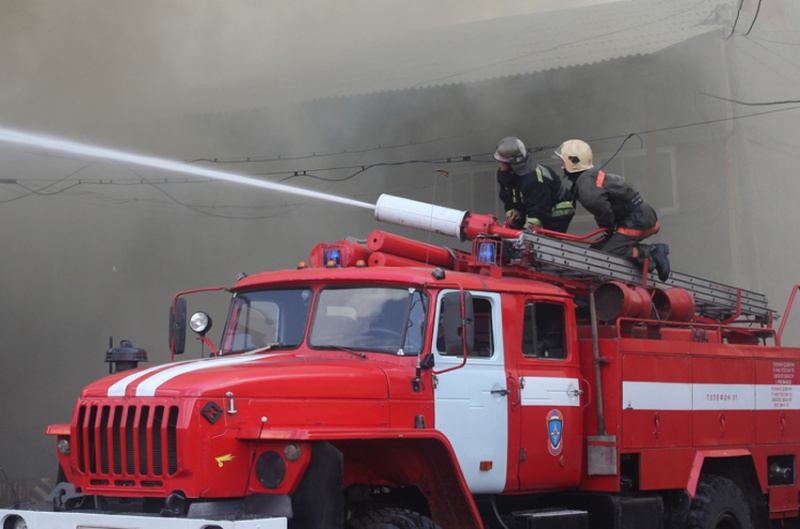 Под Липецком огонь повредил более 100 квадратных метров жилой площади Под Липецком огонь повредил более 100 квадратных метров жилой площади