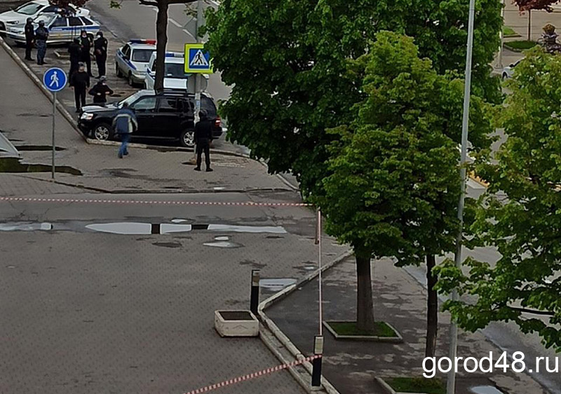 В центре Липецка выставлено оцепление В центре Липецка выставлено оцепление