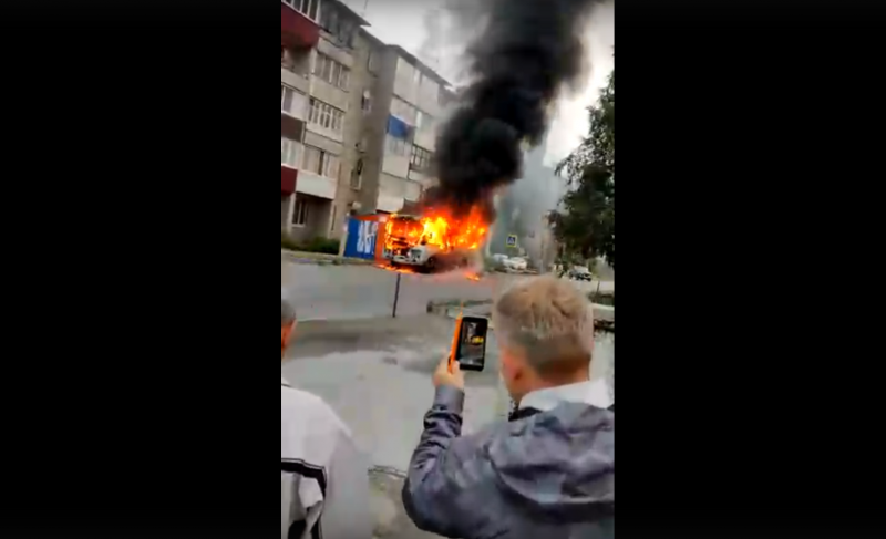 В Ельце сгорел пассажирский автобус В Ельце сгорел пассажирский автобус