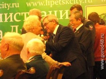 Ветеранов МВД наградили медалями 65-летия Победы Ветеранов МВД наградили медалями 65-летия Победы