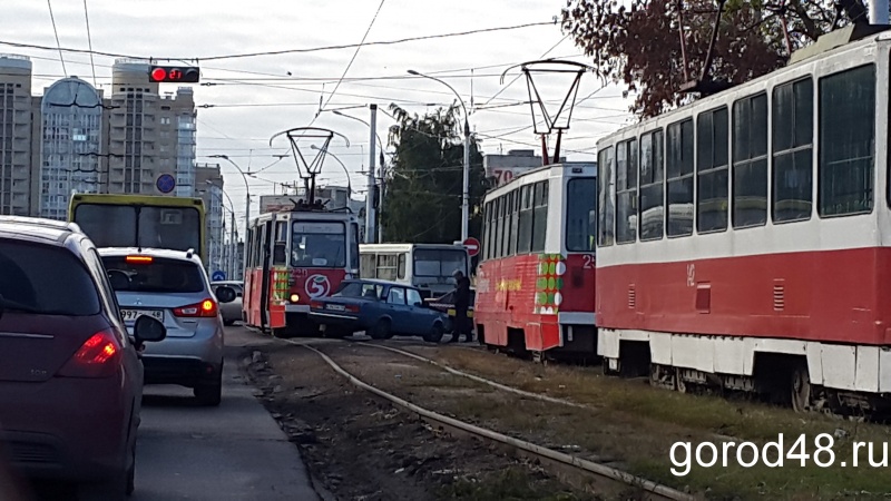 Липчанам нужно съехать налево Липчанам нужно съехать налево