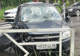 Сразу четыре человека попали в больницу после жесткого столкновения в Тракторном