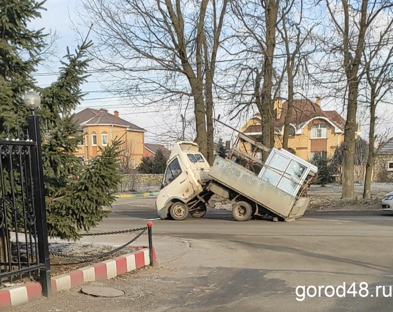 газель сломалась пополам