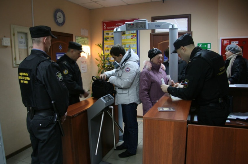 Липчане пытались пронести в суды целый арсенал оружия Липчане пытались пронести в суды целый арсенал оружия