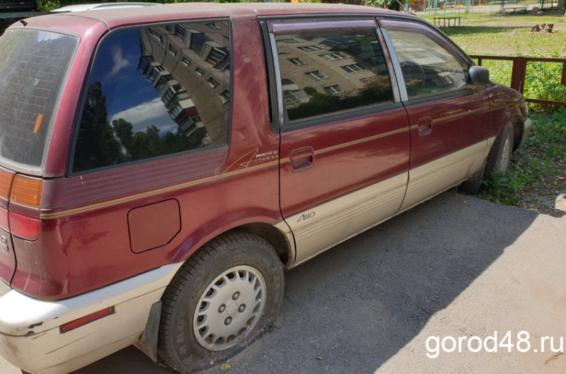 Липчане продолжают жаловаться на брошенные авто (ФОТО) Липчане продолжают жаловаться на брошенные авто (ФОТО)