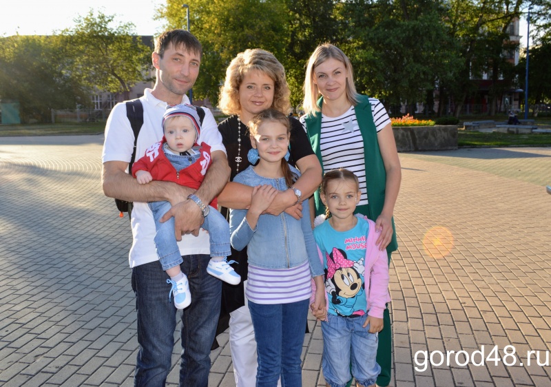Тракторозаводчане отпраздновали День семьи, любви и верности Тракторозаводчане отпраздновали День семьи, любви и верности