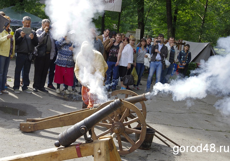 Какой сегодня праздник в липецке. Липецк день города 2003. Фото Липецк с днем города. День Победы Липецк. День города Оренбург праздник.