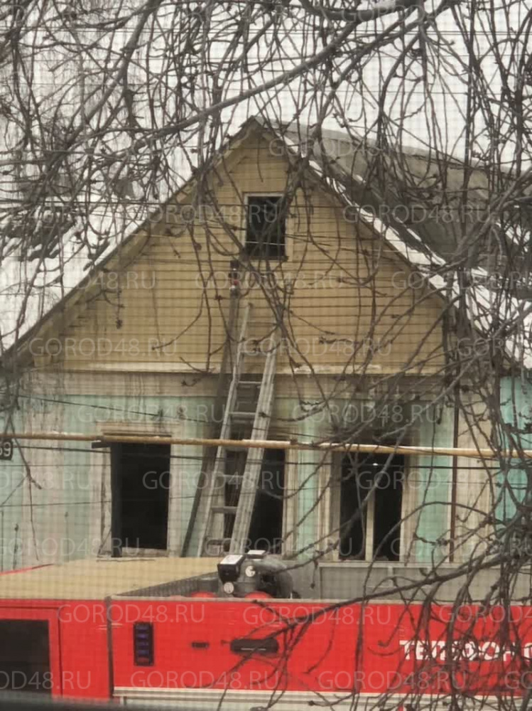 Утром в пожаре на улице Чкалова погиб 62-летний мужчина