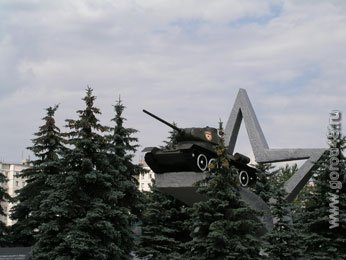 К 1 мая в Липецке отремонтируют памятники К 1 мая в Липецке отремонтируют памятники