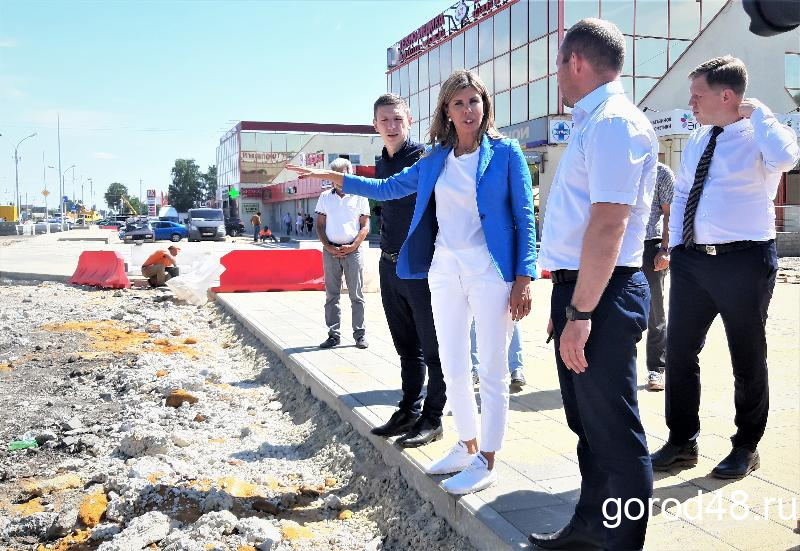 Осенью на улице Водопьянова появится тротуар и велодорожка, а жители Сокола получат новую площадь Осенью на улице Водопьянова появится тротуар и велодорожка, а жители Сокола получат новую площадь