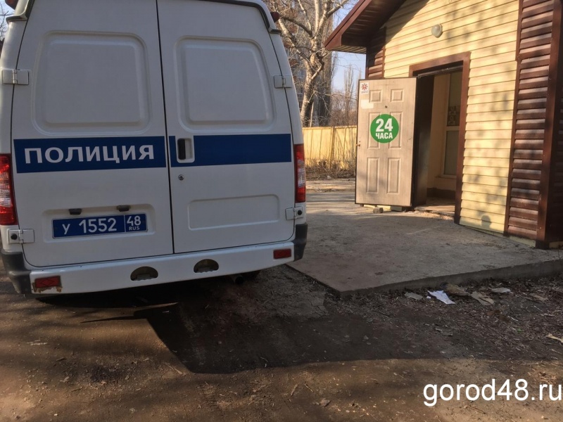 В Липецке отыскали ларек с контрафактной водкой В Липецке отыскали ларек с контрафактной водкой