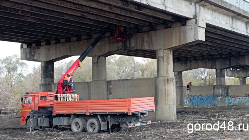 И не косметический, и не капитальный: начался ремонт Октябрьского моста
