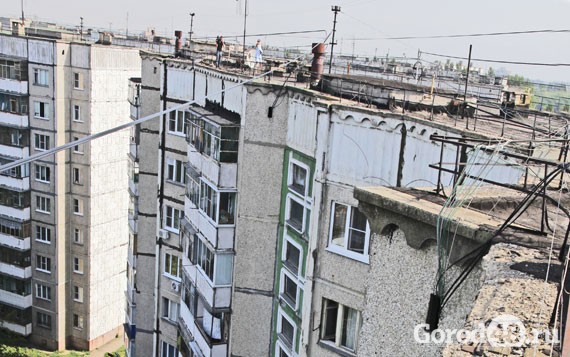 В Липецке мужчина спрыгнул с девятого этажа В Липецке мужчина спрыгнул с девятого этажа