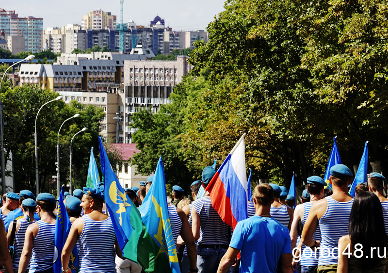 Ограничение на продажу алкоголя в День ВДВ действовать не будет Ограничение на продажу алкоголя в День ВДВ действовать не будет
