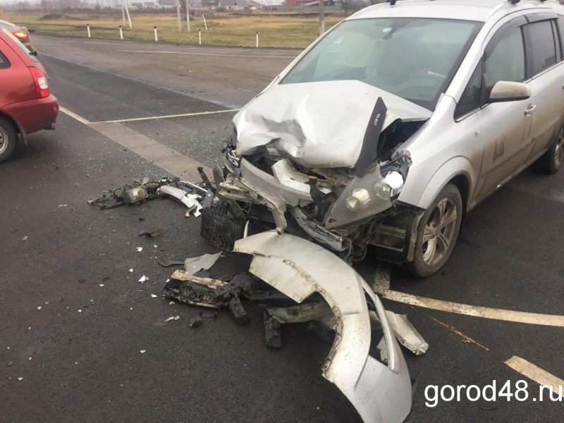 46-летний мужчина попал под «Вольво» и умер по дороге в больницу 46-летний мужчина попал под «Вольво» и умер по дороге в больницу