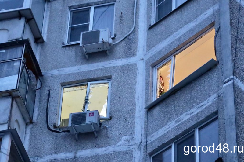 В квартире на Катукова выбило окна кухни и зала