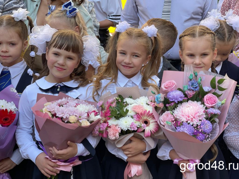 В 270 школ Липецкой области пошли 13 000 первоклассников