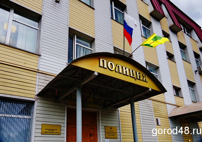 Липчанку обокрали в туалете торгового центра Липчанку обокрали в туалете торгового центра