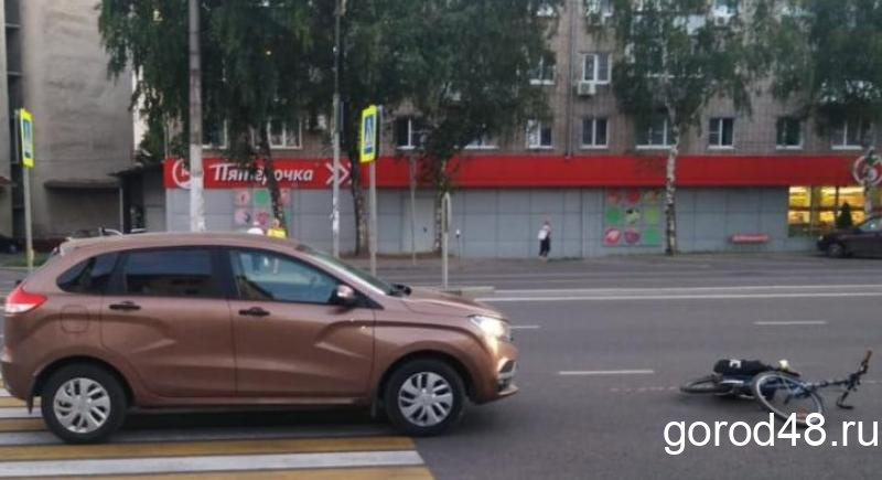 На улице Гагарина под колеса автомобиля попала 60-летняя велосипедистка На улице Гагарина под колеса автомобиля попала 60-летняя велосипедистка