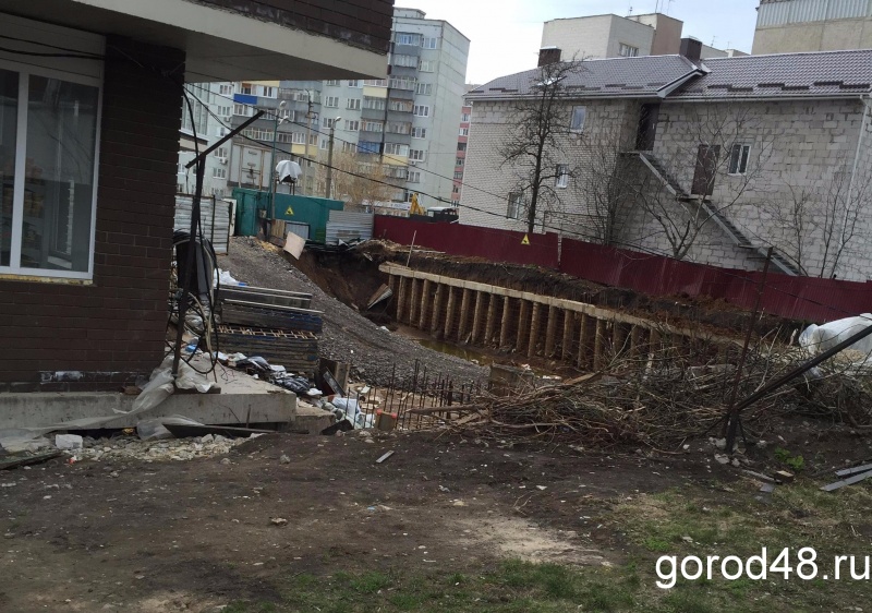Жильцы высотки в центре Липецке боятся за свою жизнь Жильцы высотки в центре Липецке боятся за свою жизнь