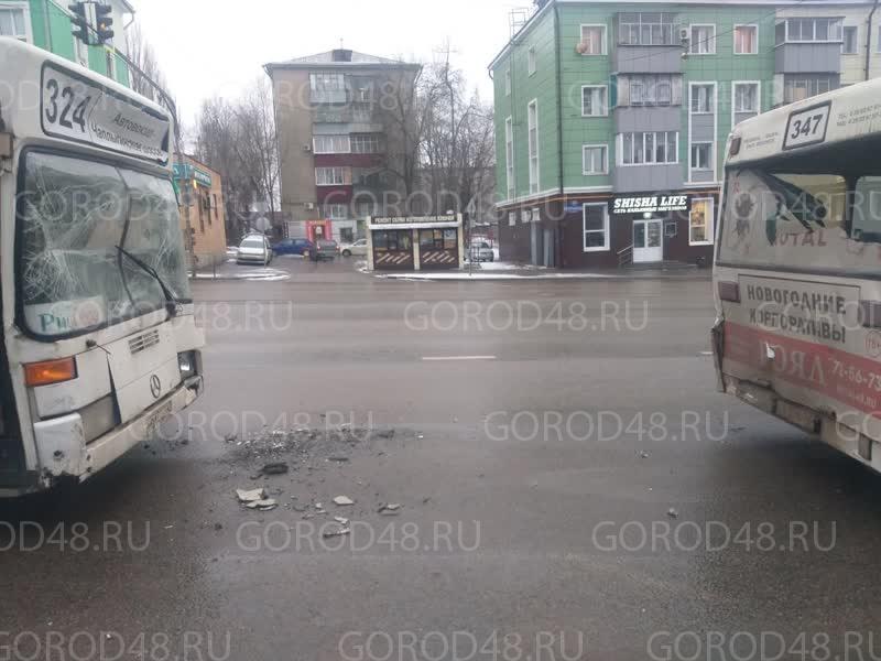 Два автобуса столкнулись напротив ЛГПУ 
