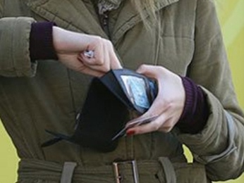 Средняя зарплата в области остается в районе отметки 14 тысяч рублей Средняя зарплата в области остается в районе отметки 14 тысяч рублей