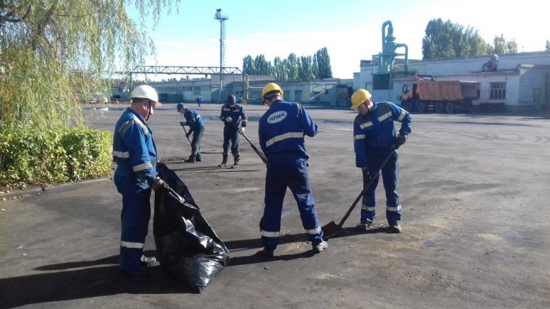 Работники НЛМК собрали в ходе субботника 80 тонн мусора Работники НЛМК собрали в ходе субботника 80 тонн мусора