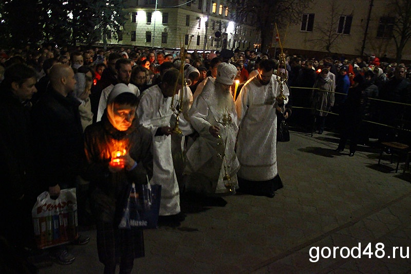 Пасхальный крестный ход прошел в Липецке Пасхальный крестный ход прошел в Липецке