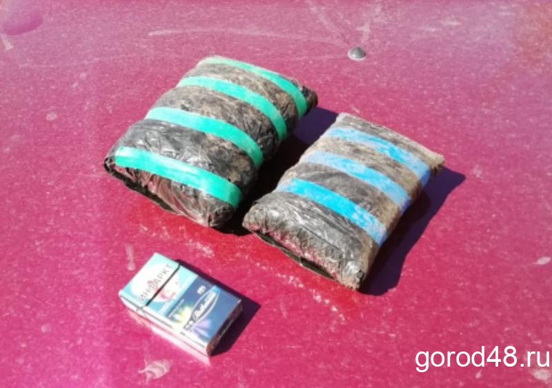 В автомобиле 27-летнего липчанина наркополицейские нашли килограмм мефедрона и амфетамина В автомобиле 27-летнего липчанина наркополицейские нашли килограмм мефедрона и амфетамина