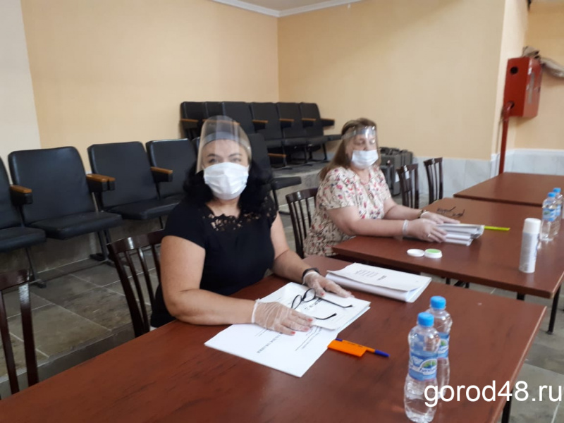 В Липецкой области открылись участки для голосования по поправкам к Конституции В Липецкой области открылись участки для голосования по поправкам к Конституции
