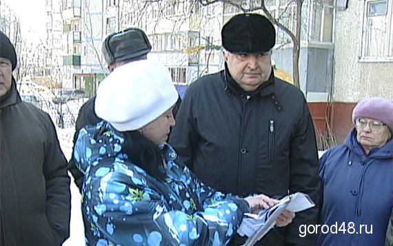 Депутаты горсовета ездили по проблемным адресам Депутаты горсовета ездили по проблемным адресам
