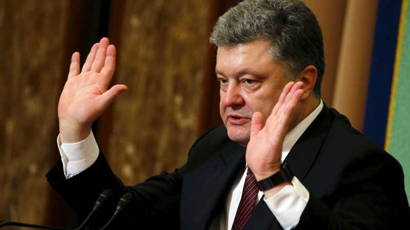 Порошенко ввел санкции против российских политических партий Порошенко ввел санкции против российских политических партий