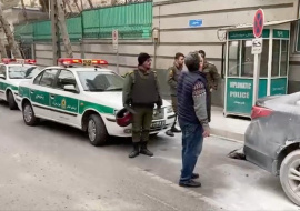 При нападении на посольство Азербайджана в Тегеране погиб 1 человек