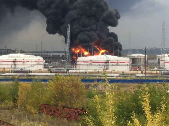 При пожаре на НПЗ в Нижегородской области погибли четыре человека При пожаре на НПЗ в Нижегородской области погибли четыре человека